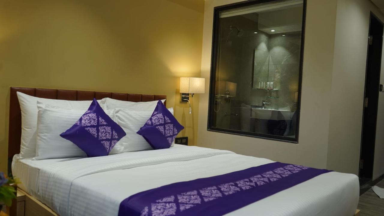 Purple Beds By Vits Dwarkesh, Surat Hotel Salabatpura Екстериор снимка